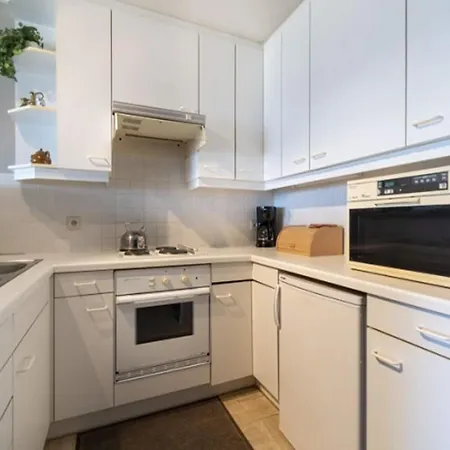 Apartment For 4 Guests, By The Sea *