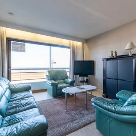 Apartment For 4 Guests, By The Sea